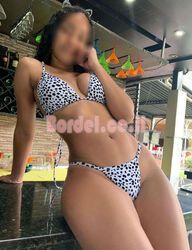 אש, מחפש חבר, יש לו פרצוף סקסי